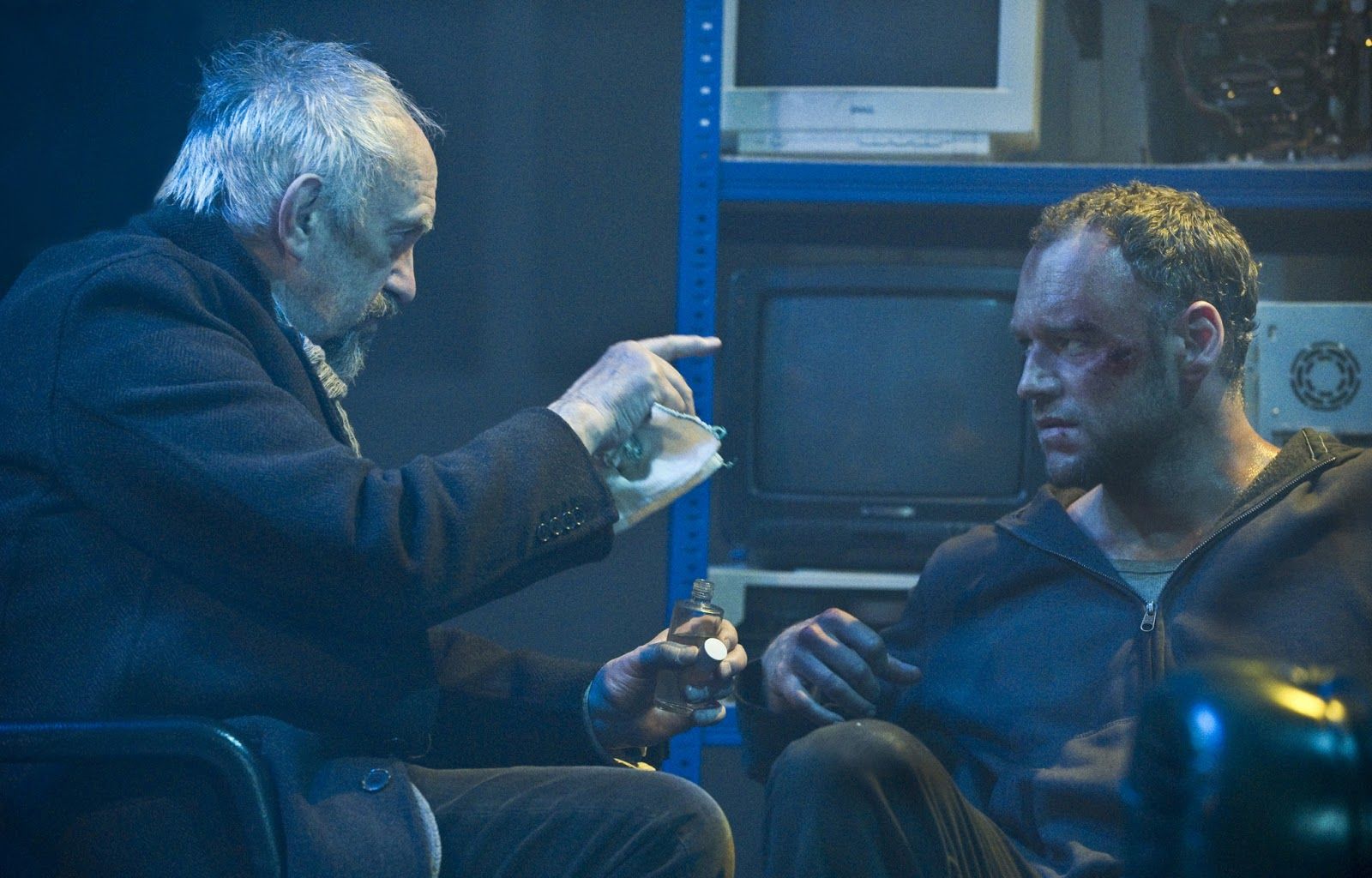 Jonathan Pryce, Elliot Cowan